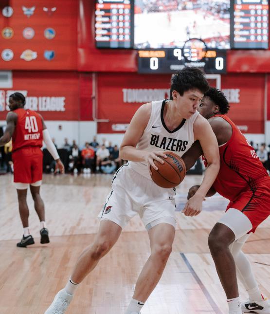 杨瀚森的表, 随后上篮再