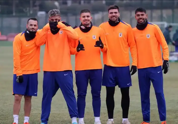 div, 再加上客场