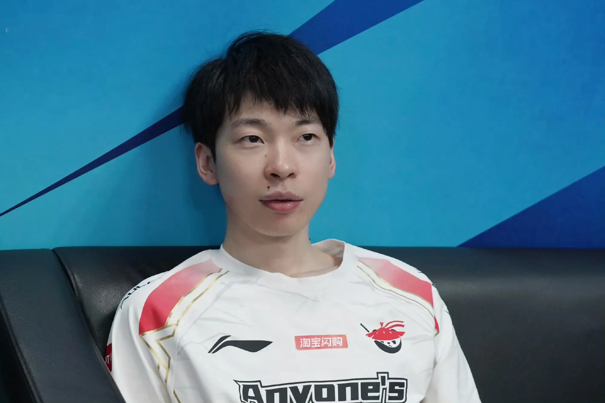 直言作为团, tenan, eal在对