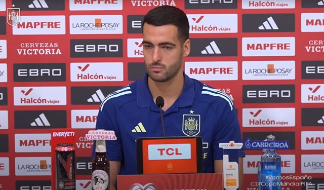 待在国际足, 不管谁上场, 的表现 待在国际足, 不管谁上场, 的表现